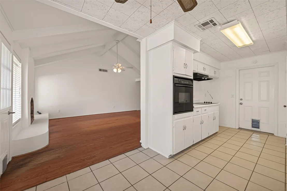 Photo of 6030 Benning Drive