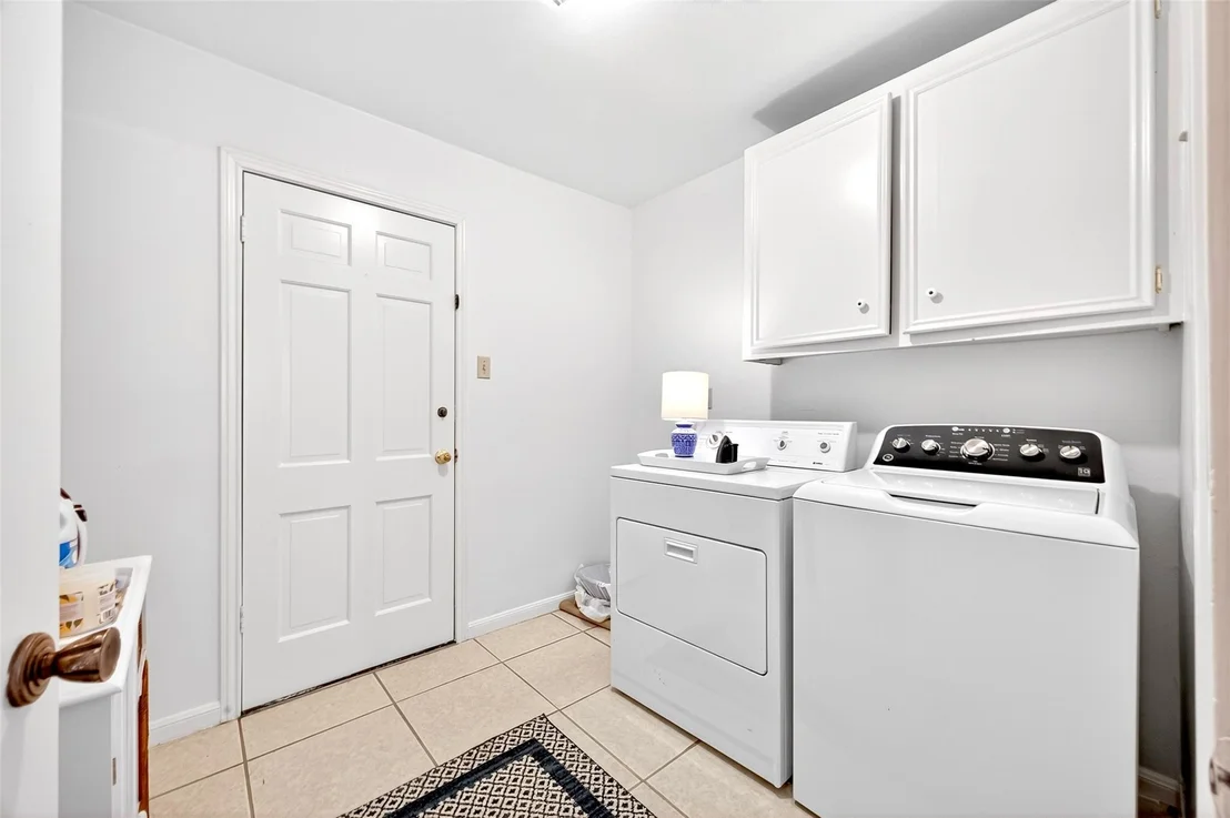 Photo of 3911 Highpines Drive