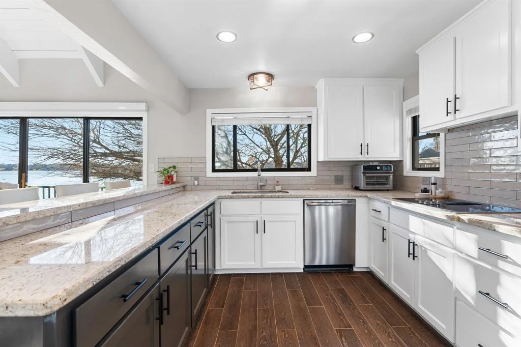 Photo of 3343 Torrey Pines Drive