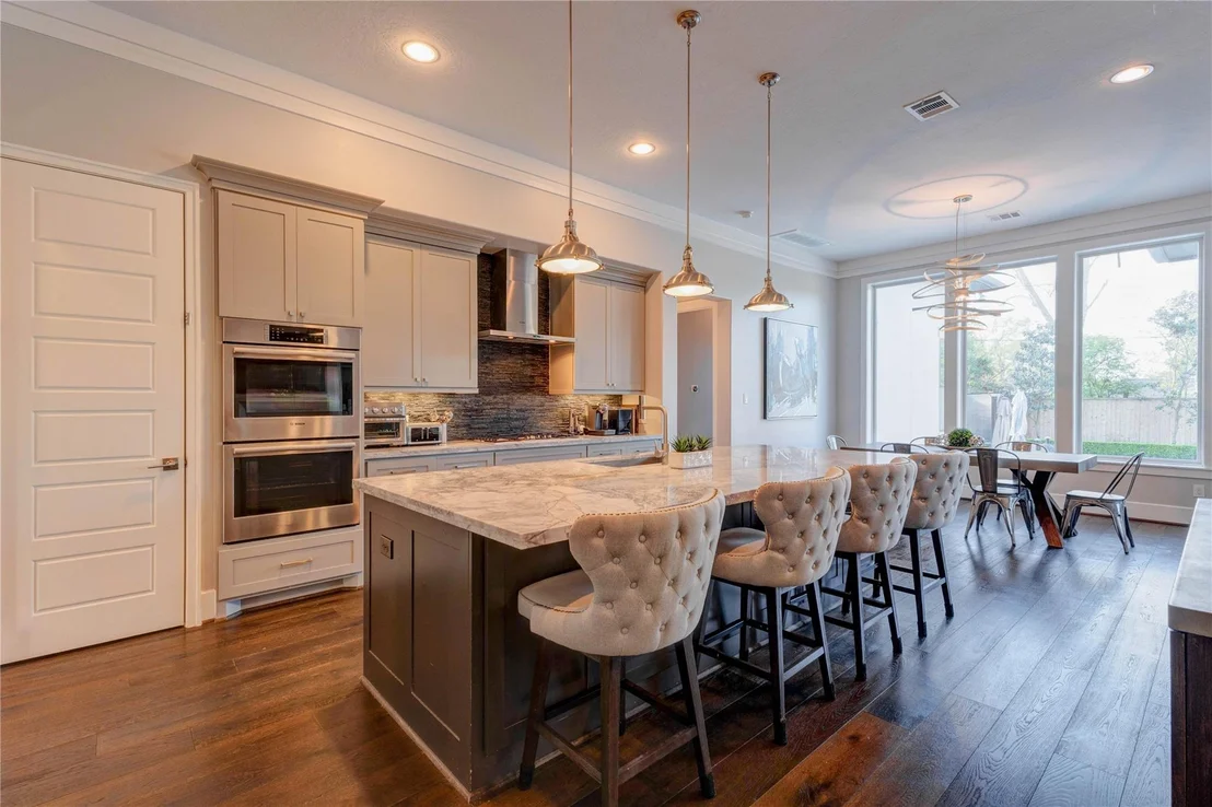 Photo of 2111 Saxon Drive