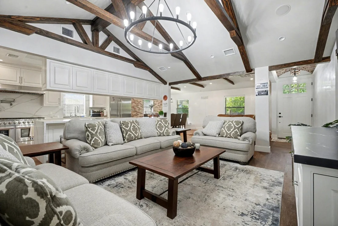 Photo of 8515 Edgemoor Drive