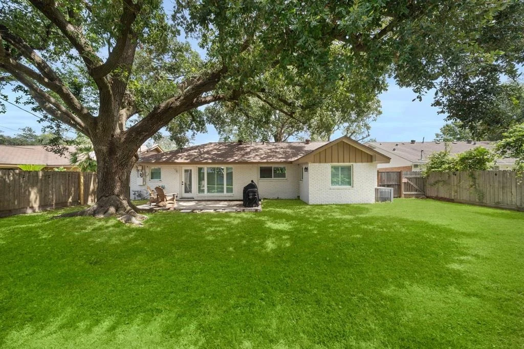 Photo of 5319 Saxon Drive
