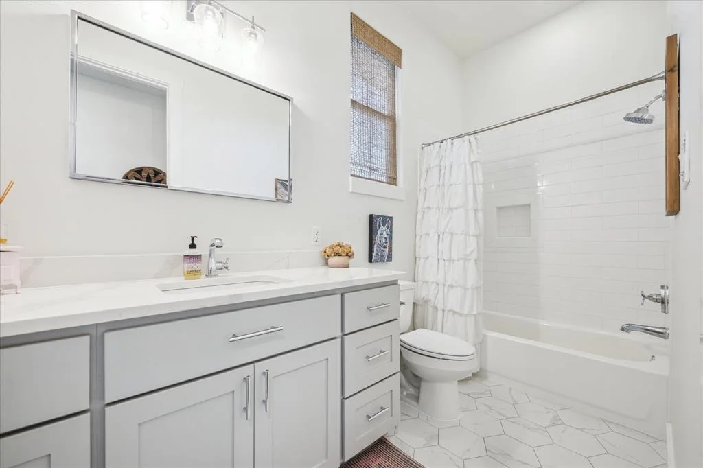 Photo of 2832 Maler Road