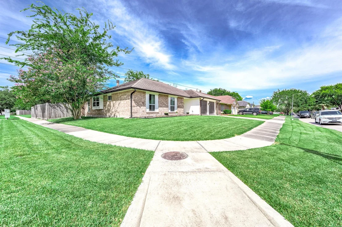 Photo of 7003 Buchanan Drive