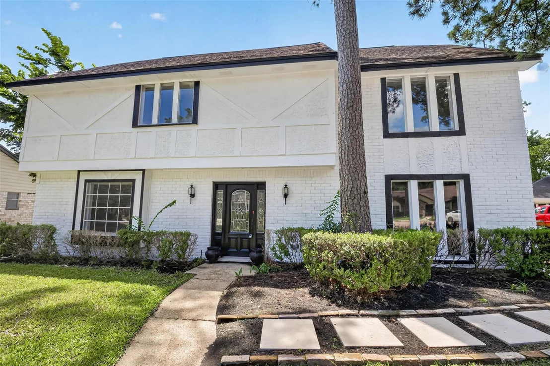 Photo of 1123 Suwanee Lane