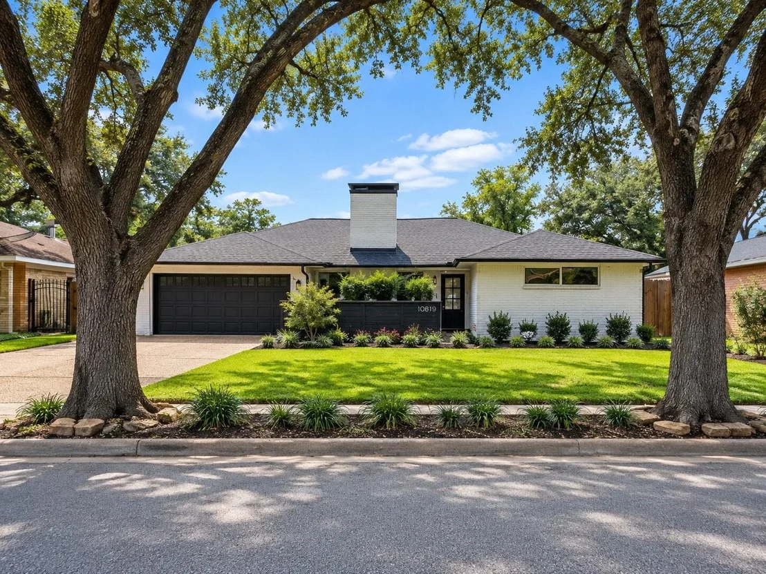 Photo of 10819 Oasis Drive