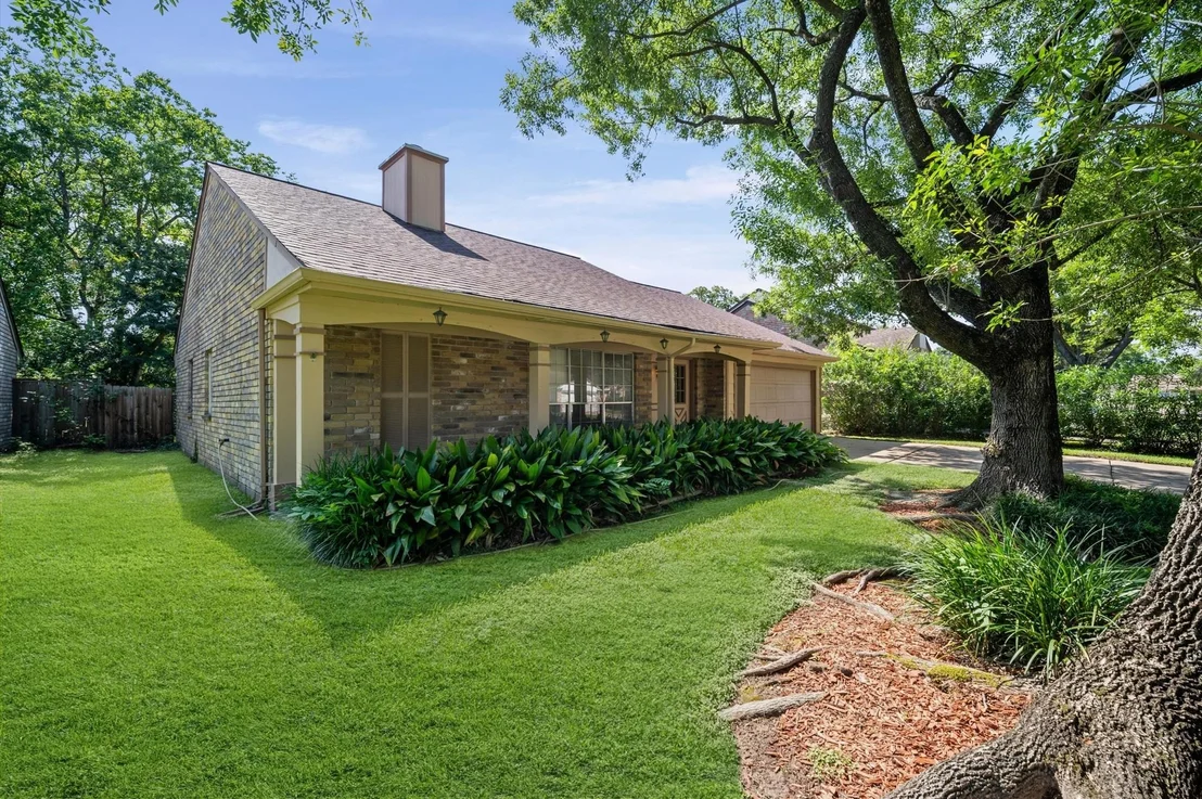 Photo of 9622 Poynes Drive