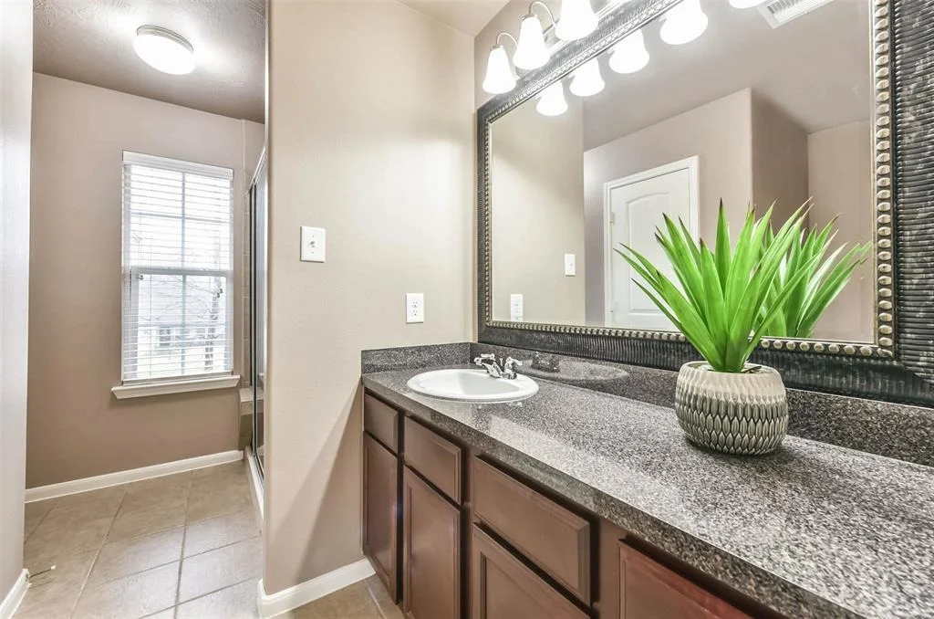 Photo of 1517 Glen Oaks Drive