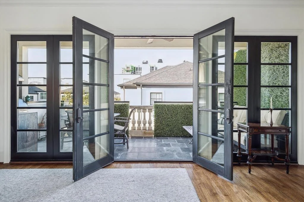 Photo of 1747 Sunset Boulevard