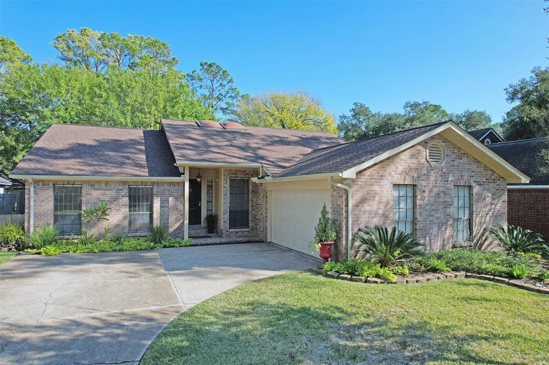 Photo of 12510 Millvan Drive