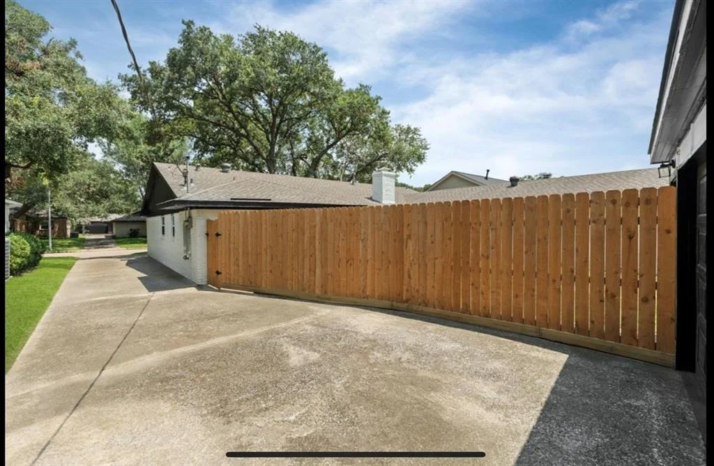 Photo of 6107 Valkeith Drive
