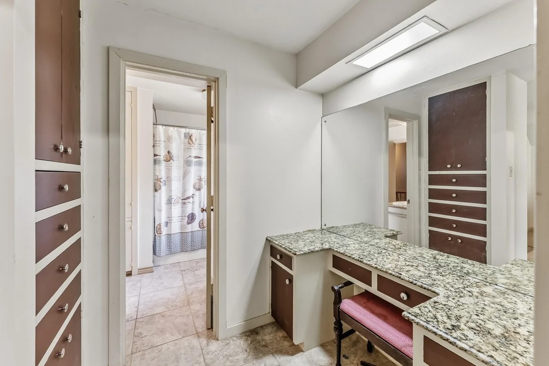 Photo of 1100 Broadmoor Drive