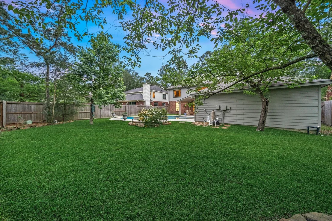 Photo of 84 E Stony End Place