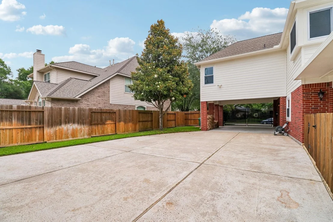 Photo of 23921 Dorrington Estates Lane