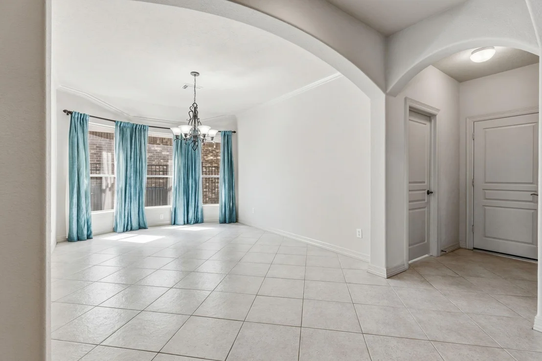 Photo of 8411 Middle Canyon Road