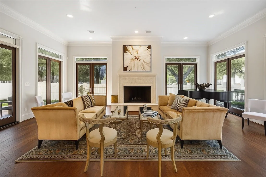 Photo of 2247 Bartlett Street