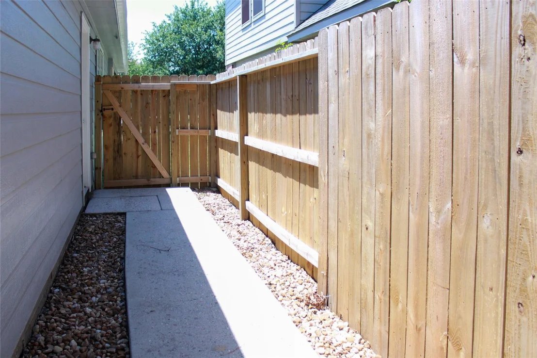 Photo of 16945 Scenic Knoll