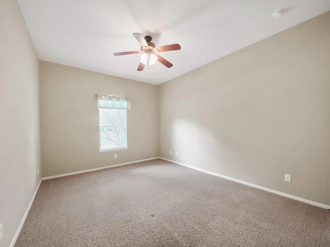 Photo of 22635 Pineleigh Court