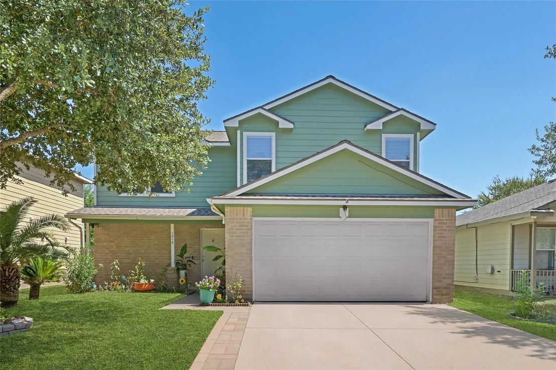 Photo of 1819 NW Emerald Pathway Drive