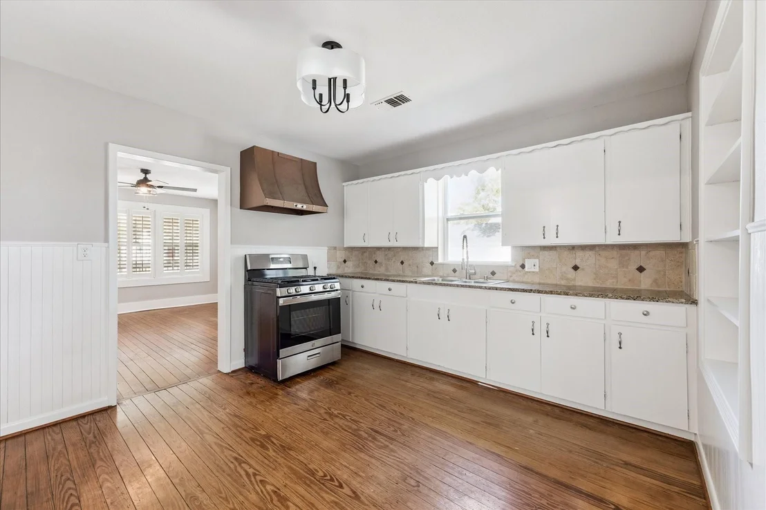 Photo of 700 4th Street