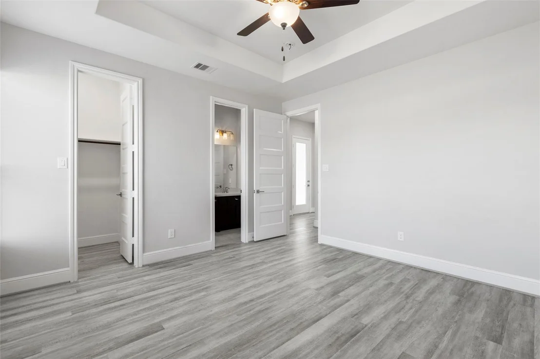 Photo of 4935 Grapevine Lane