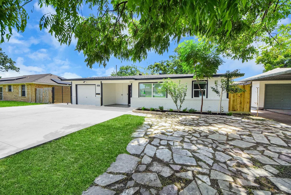 Photo of 1503 Locklaine Drive