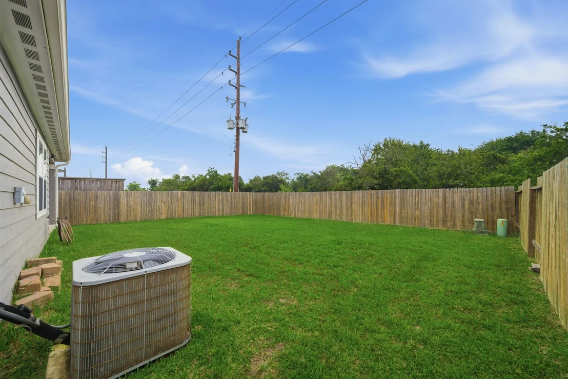 Photo of 2060 Saras Way