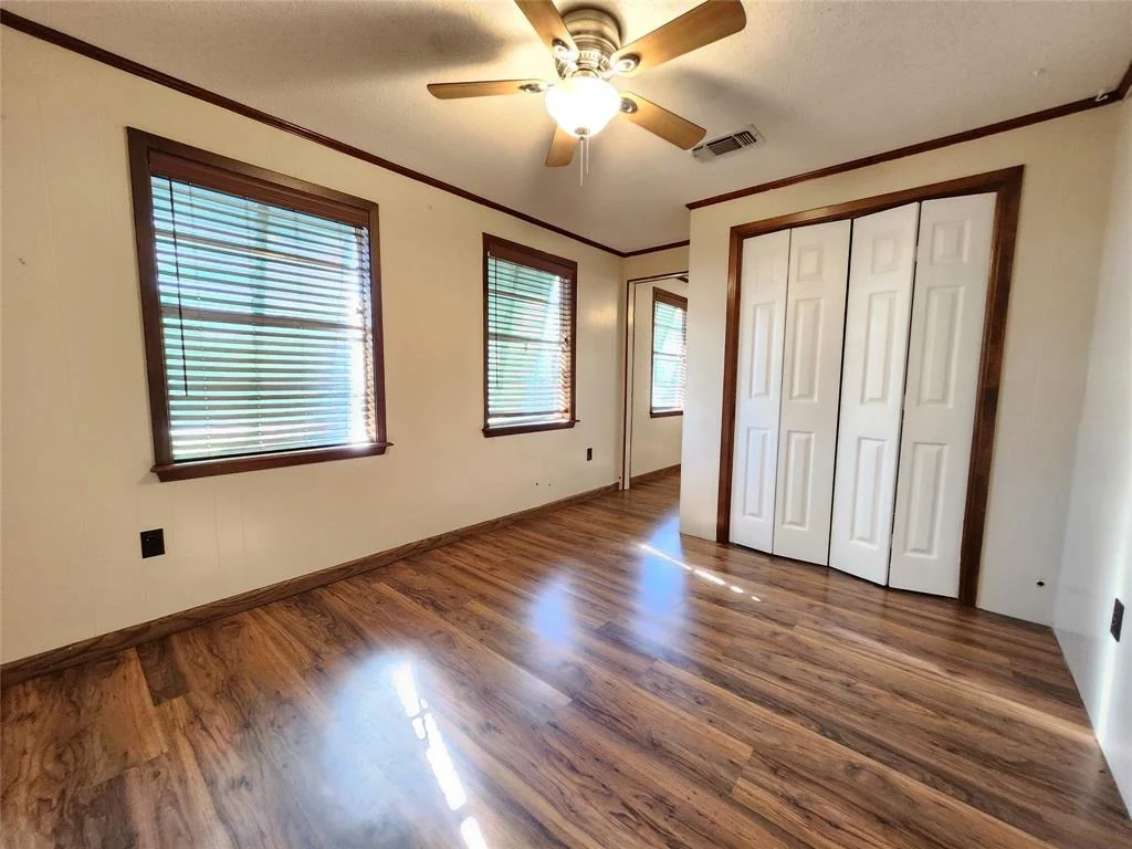 Photo of 2365 W Bayshore Drive