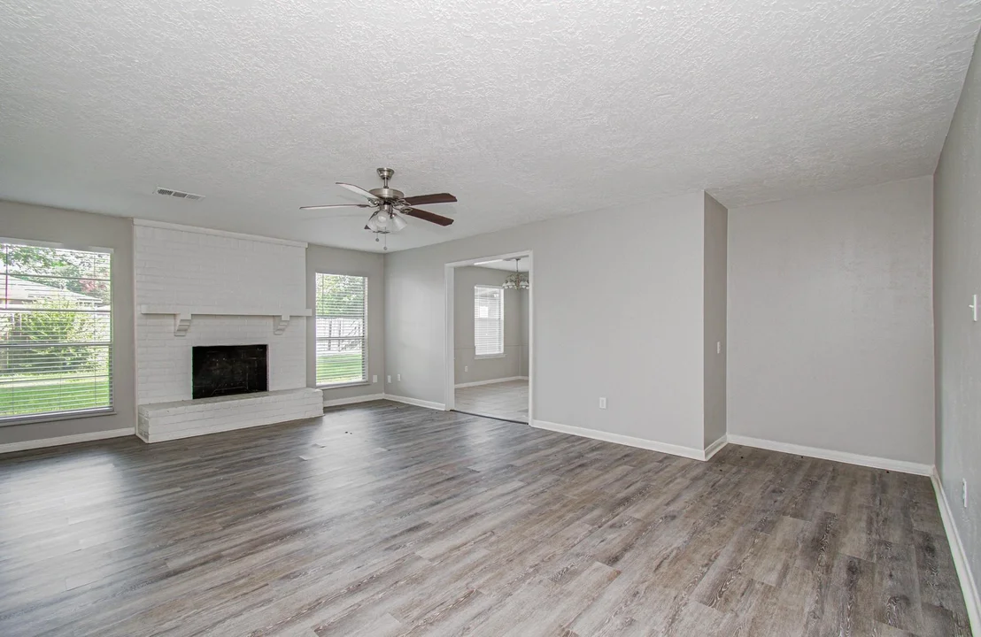 Photo of 6935 Falling Waters Drive