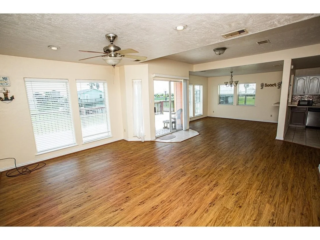 Photo of 419 Thunder Road