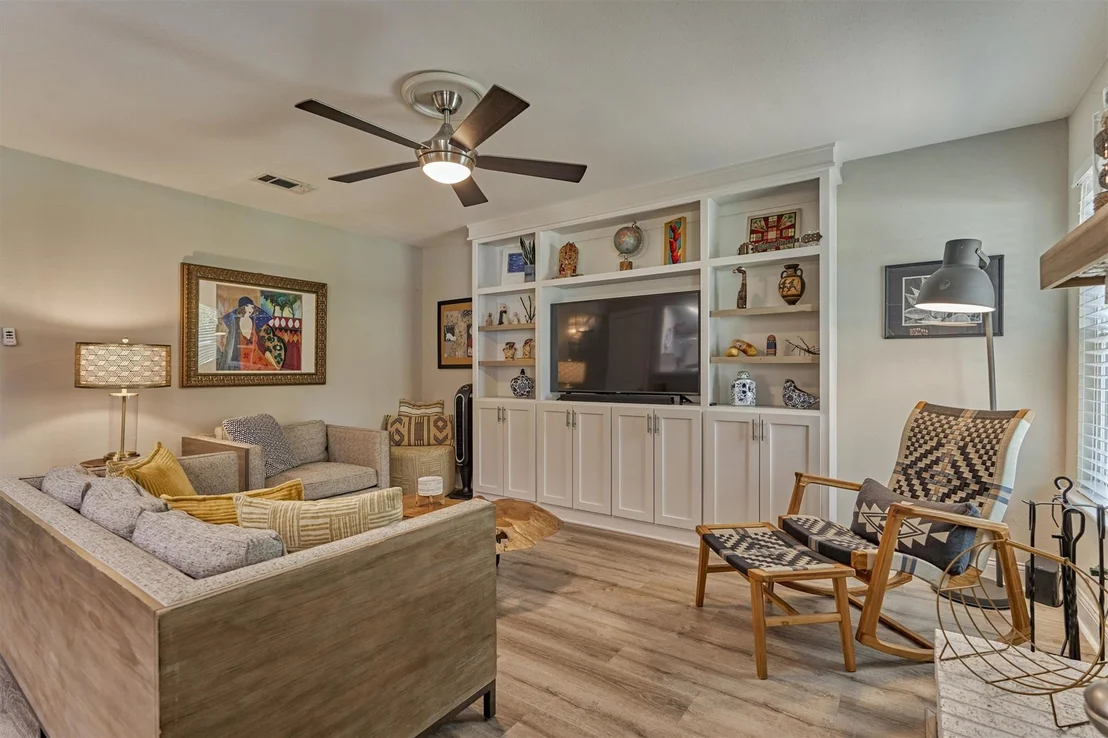 Photo of 9 Pineash Court