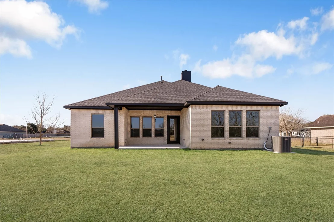 Photo of 208 Silverleaf Street