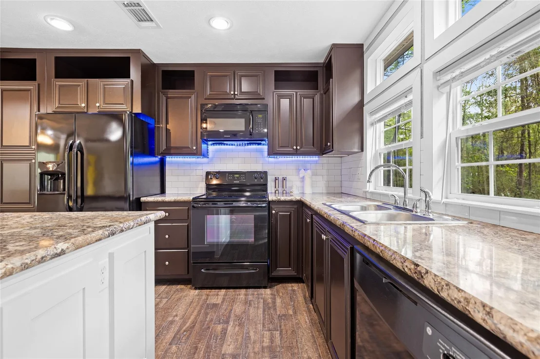 Photo of 141 Leaning Oak Drive