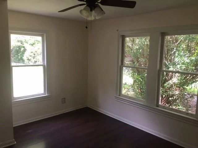 Photo of 921 Booth Street