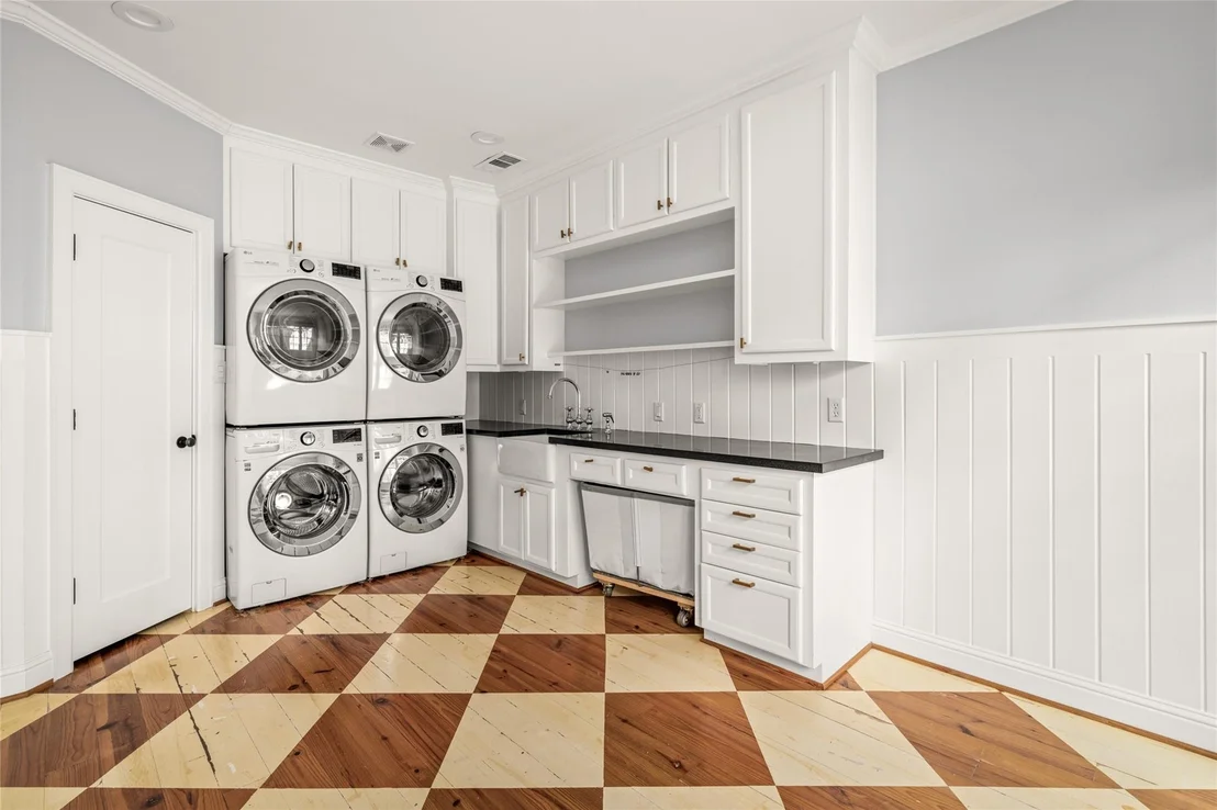 Photo of 3105 Locke Lane