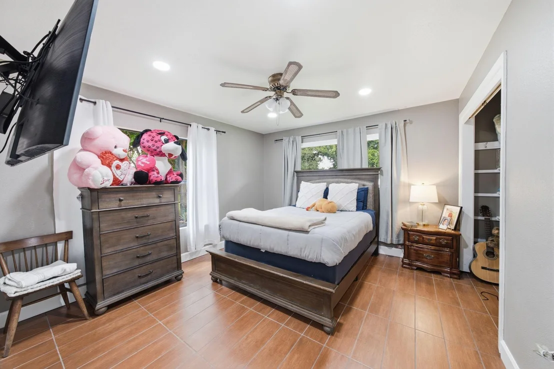 Photo of 1845 Westcrest Drive