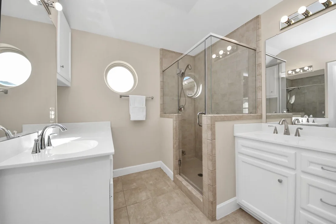 Photo of Unit 52 at 5951 South Loop E