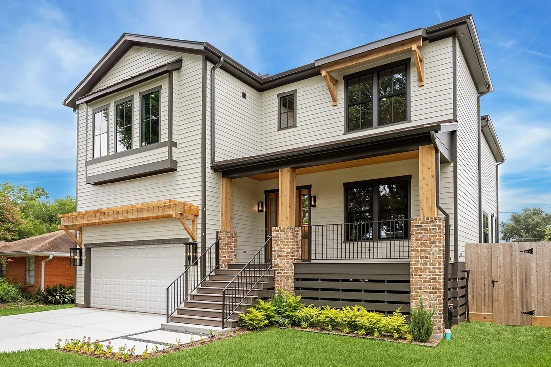 Photo of 2214 Chantilly Lane