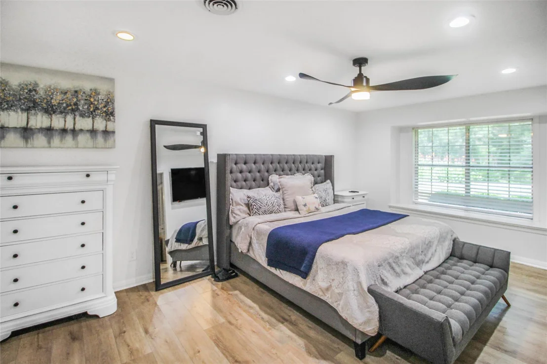 Photo of 536 Oak Drive