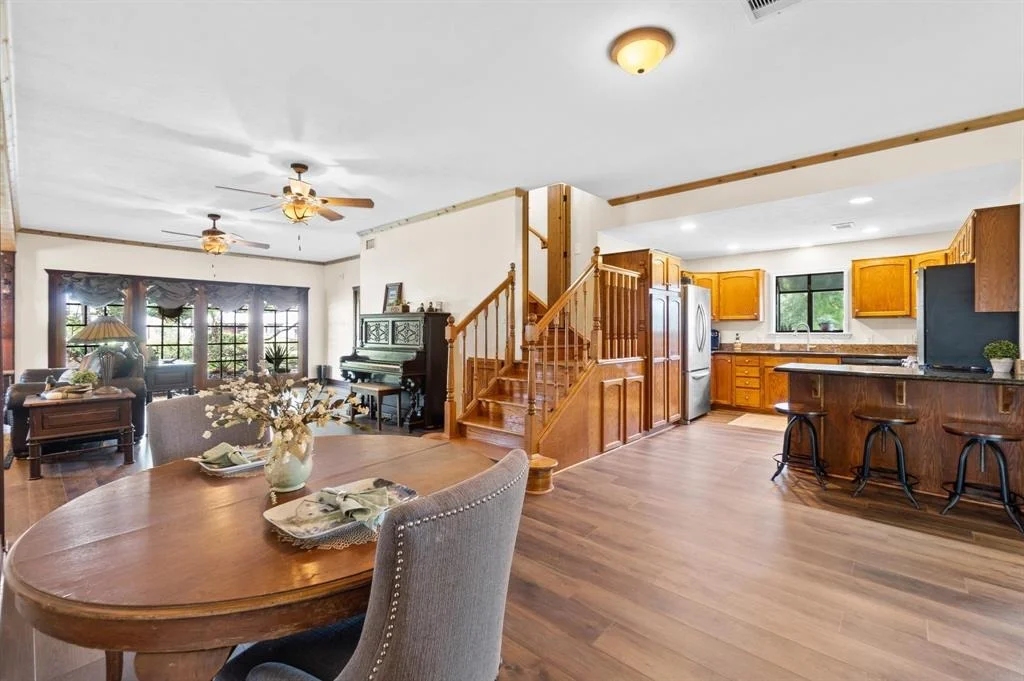 Photo of 11008 Hillside Drive