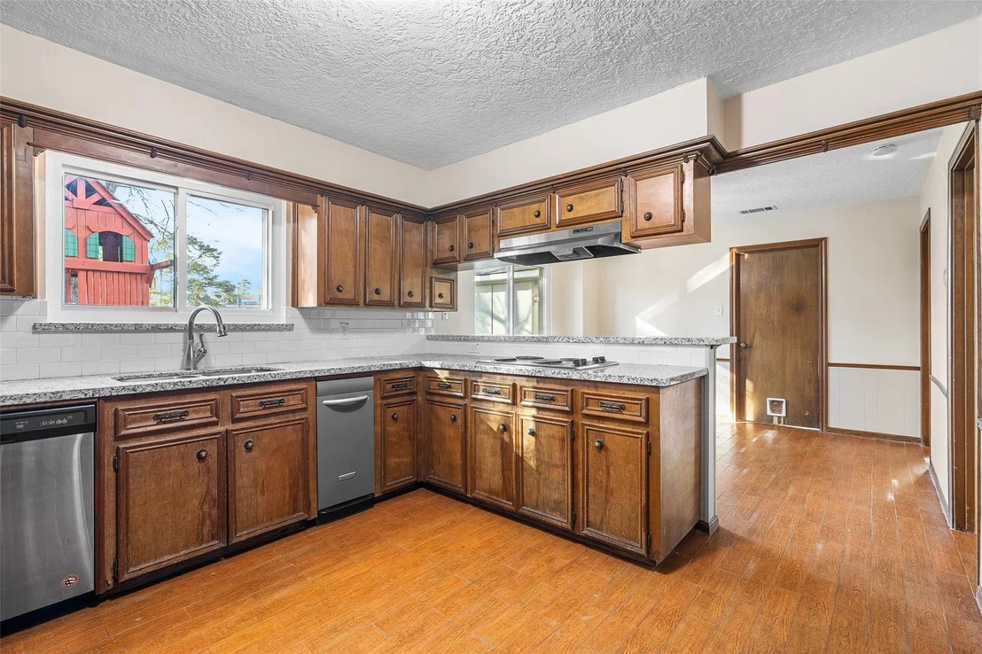 Photo of 723 Shadowbrook Drive