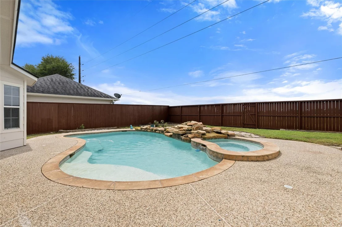 Photo of 22603 Bucktrout Lane