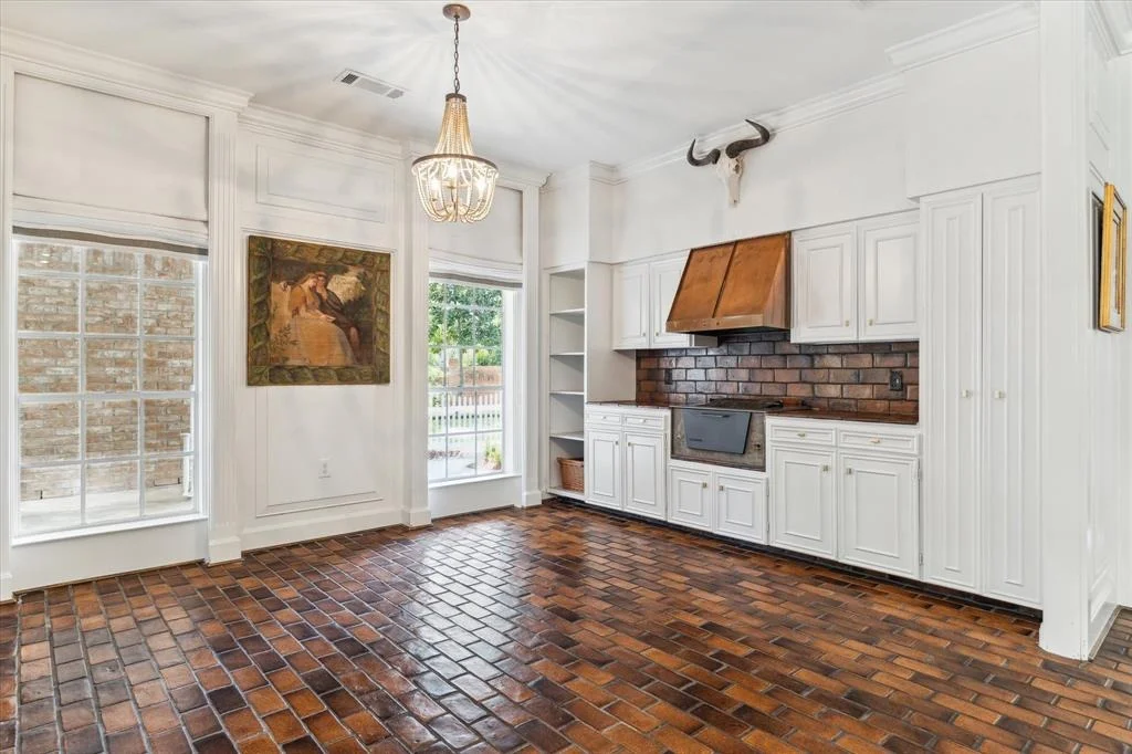 Photo of 667 Shartle Circle