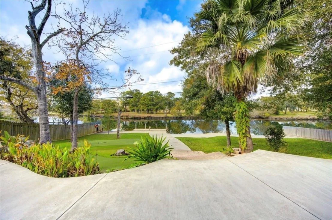 Photo of 303 Old Bayou Drive