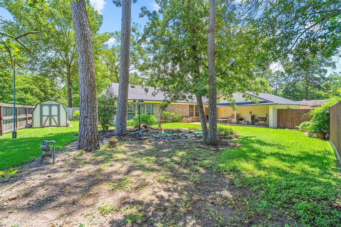 Photo of 826 N Rivershire Drive