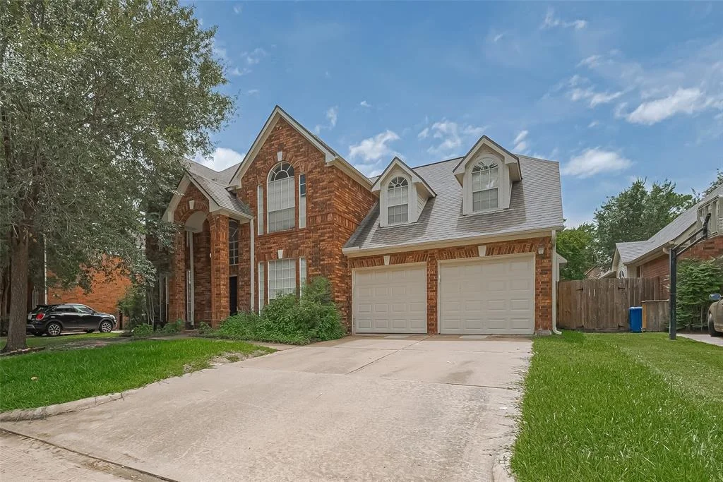 Photo of 1327 W Forest Drive