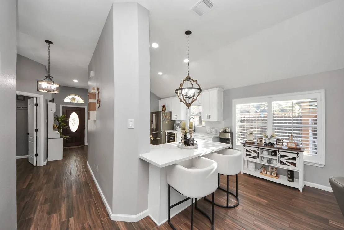 Photo of 6115 Pine Lakes Drive