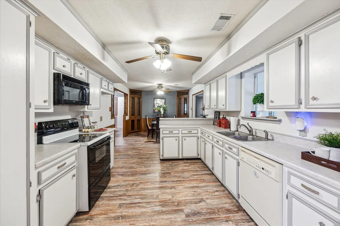 Photo of 3477 Bradley Lane