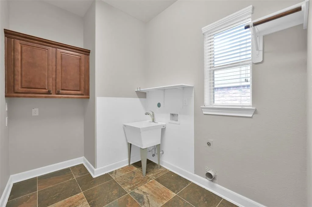 Photo of 4845 Bayou St John