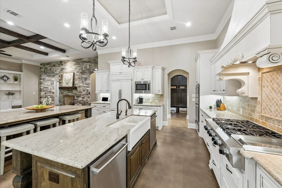 Photo of 28203 Meadow Forest